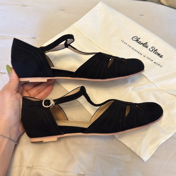 Charlie Stone London flats 38 - Picture 5 of 5